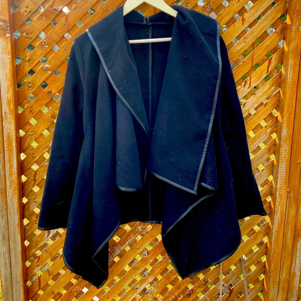 Coat 🖤